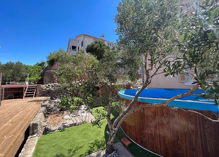 Laguna Apartments