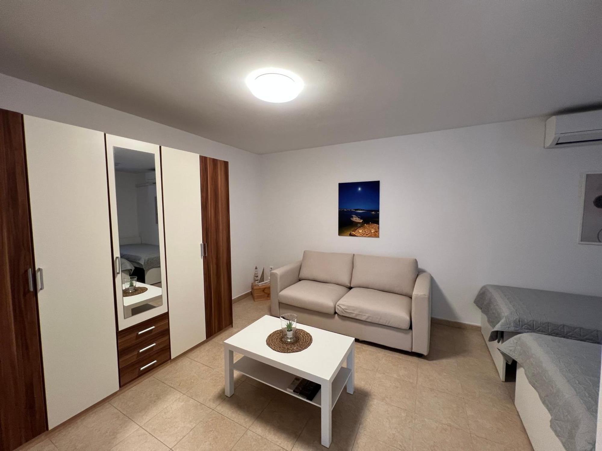 Laguna Apartment *