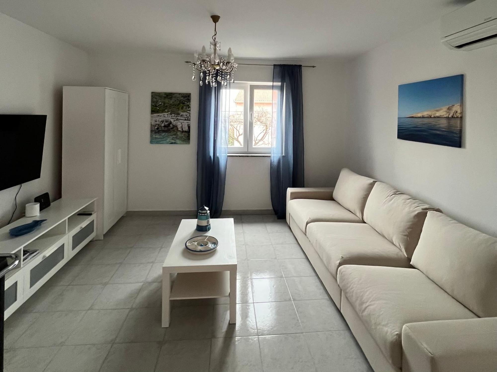 Laguna Apartment