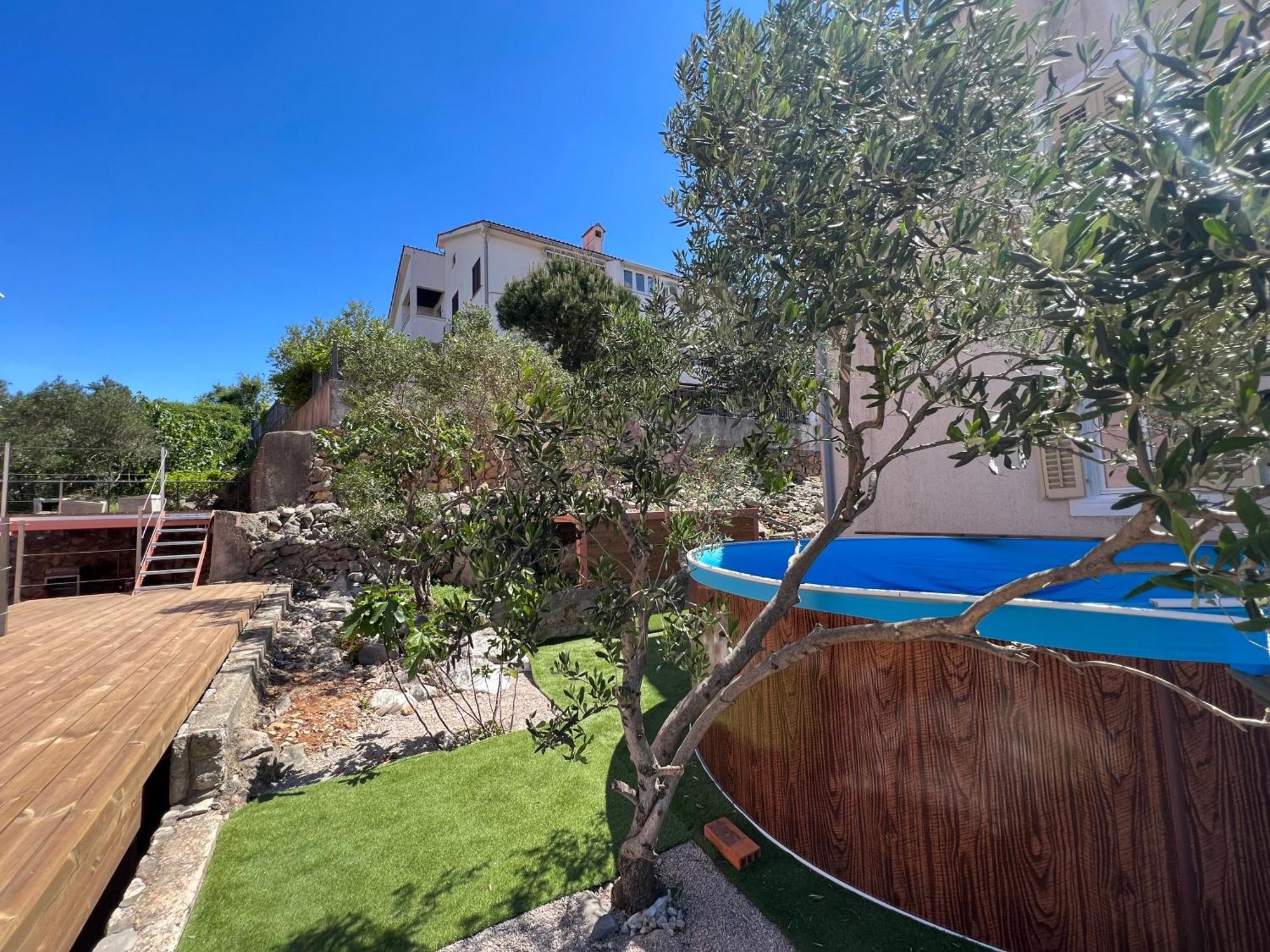 Laguna Apartment