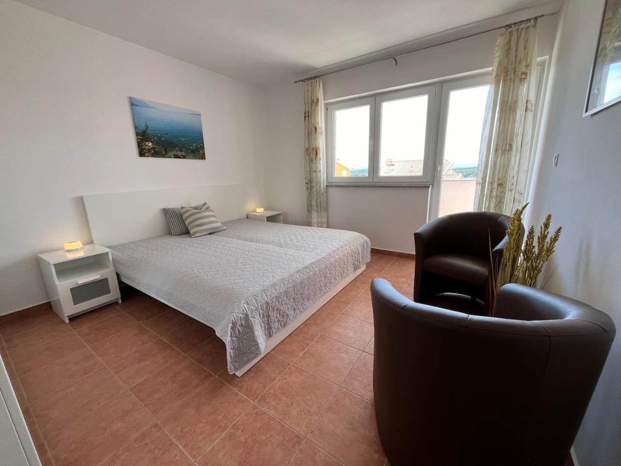 Laguna Apartment